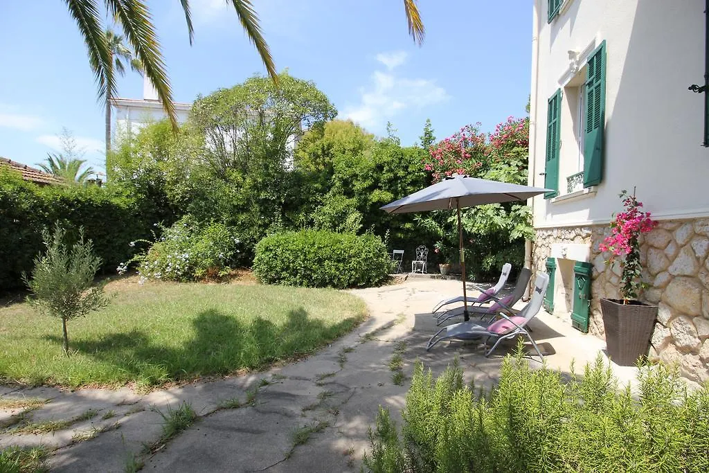 Villa Cottage Reine, Rc Jardin Cannes